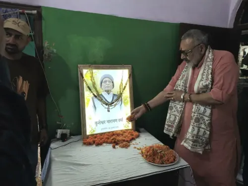 Giriraj Singh Visits Ballia to Condole BJP Worker's Father