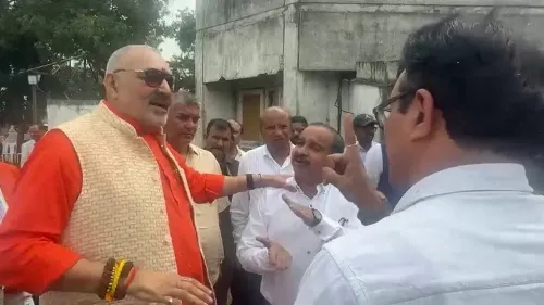 Giriraj Singh Visits Biochar Trial in Nagpur's Gumthala Village