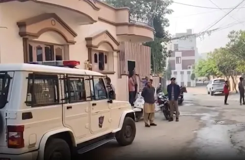 क्या गोधरा में घर में आग लगने से चार लोगों की मौत हो गई?