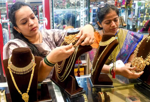 Gold Prices Surge for Fifth Day Amid Middle East Unrest