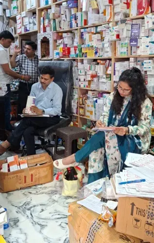 गोंडा में एफएसडीए की छापेमारी: तीन अवैध गोदामों से ₹1.13 करोड़ की नशीली दवाएं जब्त, एक गिरफ्तार