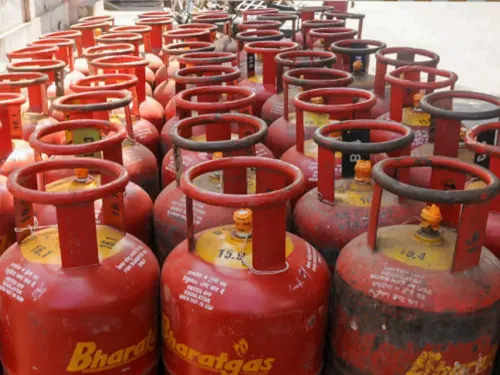 Government Extends LPG Cylinder Booking Period to Combat Hoarding