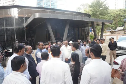 Goyal Inspects Malad Skill Centre for North Mumbai Youth