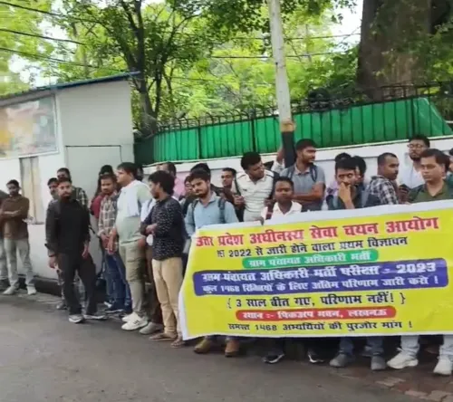 ग्राम पंचायत अधिकारी भर्ती-2022: परिणाम में देरी पर लखनऊ में अभ्यर्थियों का प्रदर्शन, 1,468 पदों पर नियुक्ति अटकी