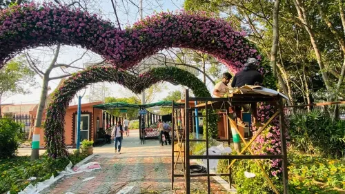 ग्रेटर नोएडा में चार दिनों का फूलों का महोत्सव: ऑपरेशन सिंदूर और आकर्षक आकृतियों का आनंद लें