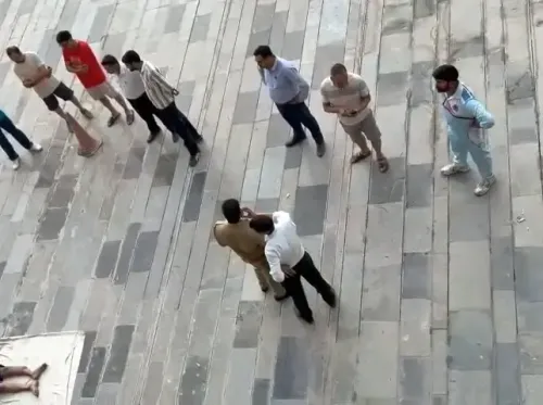 ग्रेटर नोएडा: ऐस डिवाइनो सोसायटी में 12वीं मंजिल से गिरा 36 वर्षीय अनिल कुमार, परिजनों ने बताया डिप्रेशन में थे