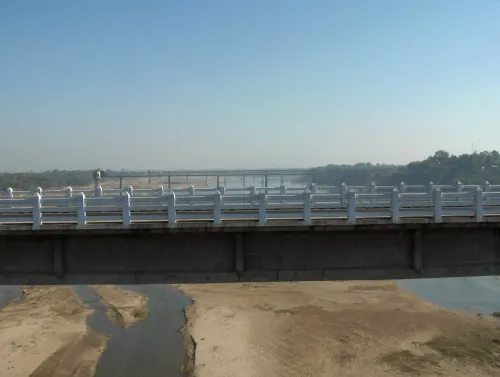 Gujarat Launches 100-Day Initiative to Curb Flooding in Vadodara's Vishwamitri River