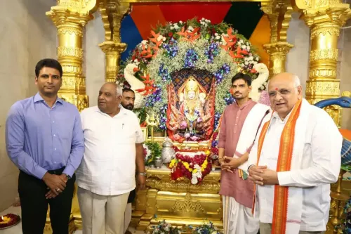 नवरात्रि के नौवें दिन CM भूपेंद्र पटेल ने रूपल के वरदायिनी माताजी मंदिर में की पूजा