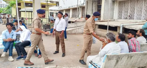 How is the Gujarat government supporting families of plane crash victims?