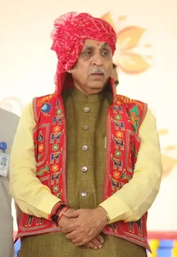 गुजरात : पूर्व सीएम विजय रूपाणी के निधन पर एक दिवसीय राजकीय शोक का ऐलान, सोमवार को होगा अंतिम संस्कार