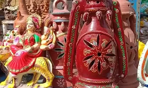 Why are Swadeshi goods gaining popularity while Chinese products decline ahead of Diwali?