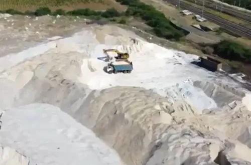 India's first salt container train links Kutch's Shivlakha to Mithapur