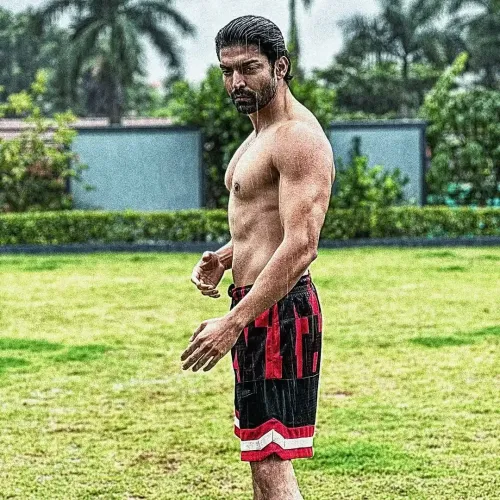 How Did Gurmeet Choudhary Honor Bruce Lee Through His Martial Arts Journey?