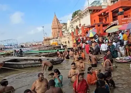 क्या गुरु पूर्णिमा पर अयोध्या, प्रयागराज और वाराणसी में श्रद्धालुओं की भीड़ उमड़ी?