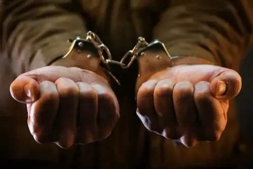 Gurugram: Four Arrested for Selling iPhones on Social Media Fraudulently