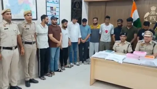 गुरुग्राम में फर्जी Apple कॉल सेंटर का भंडाफोड़: अमेरिकी नागरिकों से $10,000-$20,000 की ठगी, 11 गिरफ्तार