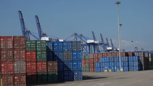 हाईनान एफटीपी से आयात में हुई वृद्धि: 2026 के वसंतोत्सव के दौरान 30.8%25 की बढ़ोतरी