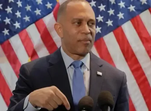 Hakeem Jeffries Critiques Trump Over Iran Conflict and Economic Burdens