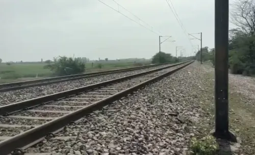 क्या हरदोई में रेलवे ट्रैक पर मिले युवक-युवती के शव का रहस्य सुलझेगा?