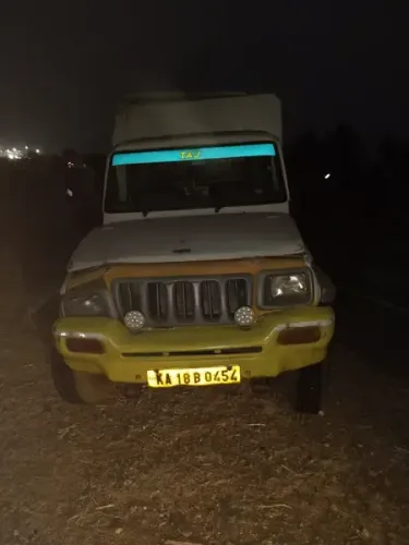 हासन में बोलेरो का टायर फटने से भीषण हादसा, तीन की मौके पर मौत