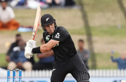 Who are the new players awarded NZ central contracts?