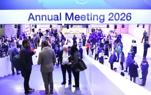 क्या <b>हे लिफेंग</b> ने <b>स्विट्जरलैंड</b> का दौरा कर <b>विश्व आर्थिक मंच</b> की वार्षिक बैठक में भाग लिया?