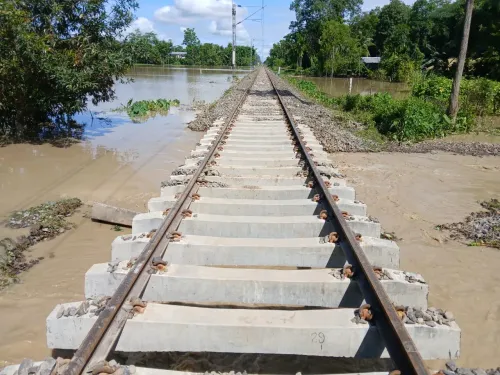 Lumding-Badarpur rail section hit for a week; Tripura, Mizoram, Manipur cut off