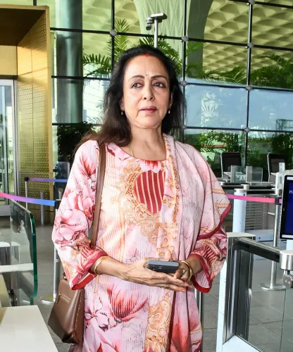 Did Hema Malini and Ramesh Sippy Celebrate 50 Years of 'Sholay' with a Special Cover Launch?