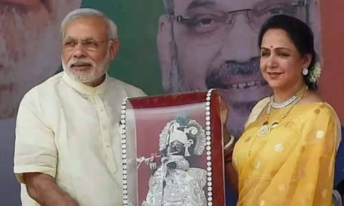PM मोदी के 76वें जन्मदिन पर बॉलीवुड का प्यार: हेमा मालिनी, अजय देवगन, टाइगर श्रॉफ समेत कई सितारों ने दी बधाई