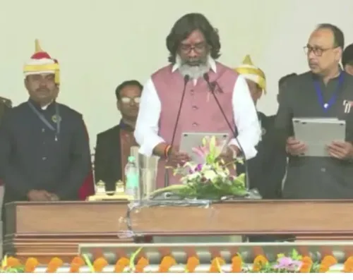 Hemant Soren Takes Oath as Jharkhand's 14th Chief Minister, Prominent INDIA Bloc Leaders Attend