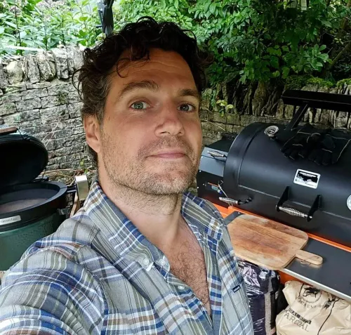 Henry Cavill and Kevin Hart team up as rival spies in streaming comedy