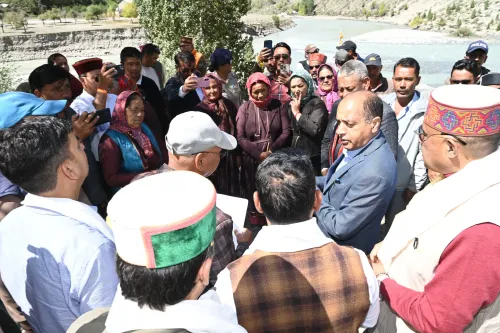 Why are high-value vegetables rotting in Lahaul?