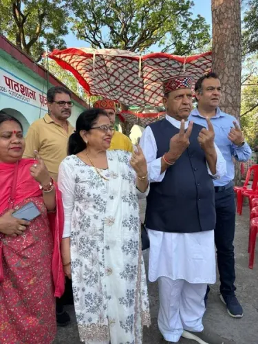हिमाचल निकाय चुनाव 2026: 51 शहरी निकायों में मतदान जारी, सुक्खू और बिंदल ने मतदाताओं से की अपील