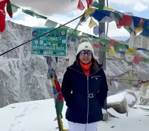 Hina Khan conquers Khardung La at 18,000 feet: 'Who's Switzerland, Habibi come to Ladakh'