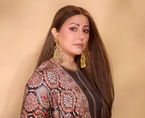Hina Khan savours Burmese-style dinner made by sister-in-law at home