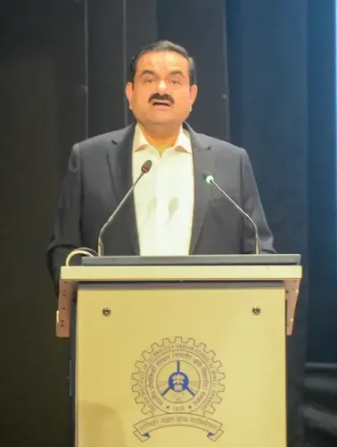 अदाणी ग्रुप अगले पांच वर्षों में एनर्जी ट्रांजिशन क्षेत्र में 75 अरब डॉलर से ज्यादा का निवेश करेगा