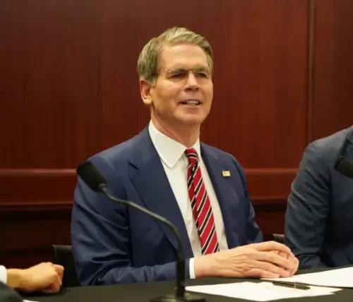 अमेरिका ने रूस से तेल खरीदने के लिए अन्य देशों को दी छूट, भारत की पूर्व स्वीकृति के बाद