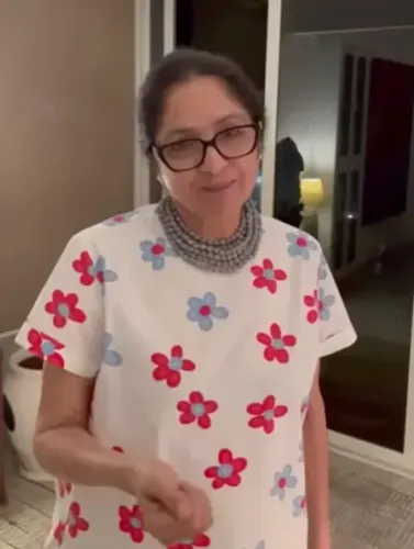 नीना गुप्ता ने सुनाया 'कोल्हापुरी चप्पल' वाला किस्सा, 'जब दिवंगत अभिनेता लक्ष्मीकांत बेर्डे लेकर आए तोहफा'