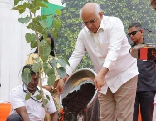 अमरेली में ₹4 करोड़ का ग्रीन अभियान: 13,000 पेड़ और ऑक्सीजन पार्क से बनेगी 'ग्रीन सिटी'