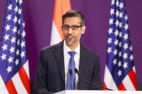 गूगल के सीईओ सुंदर पिचाई का वेतन पैकेज बढ़कर 692 मिलियन डॉलर हुआ