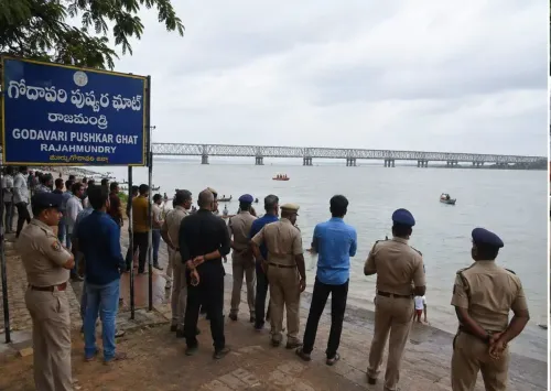 आंध्र प्रदेश: शूटिंग कोच सादिक खान पर आत्महत्या के लिए उकसाने का आरोप, एक परिवार के तीन लोगों ने गोदावरी में लगाई छलांग