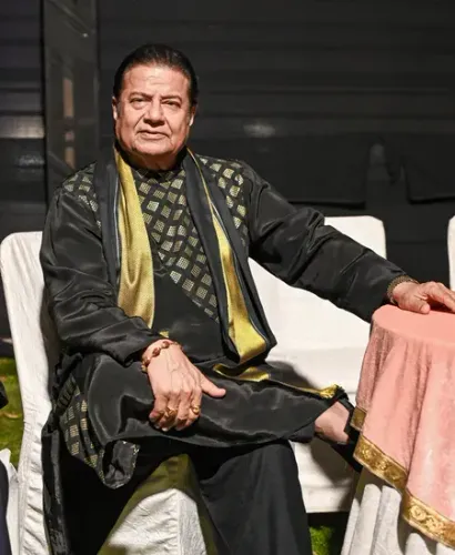 अनूप जलोटा बोले: सम्मान से बना कंटेंट ठेस नहीं पहुंचाता, कॉमेडी विवाद पर सुनील पाल ने कहा 'समाज के आतंकवादी'