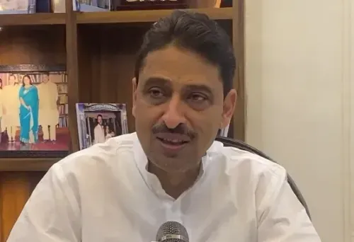 कांग्रेस ने पवन खेड़ा का समर्थन किया, असम के सीएम सरमा की पत्नी के पासपोर्ट पर उठे सवाल