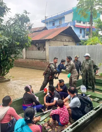 असम बाढ़: भारतीय सेना का 'ऑपरेशन जल राहत', 7 जिलों में 57,100 से अधिक प्रभावित