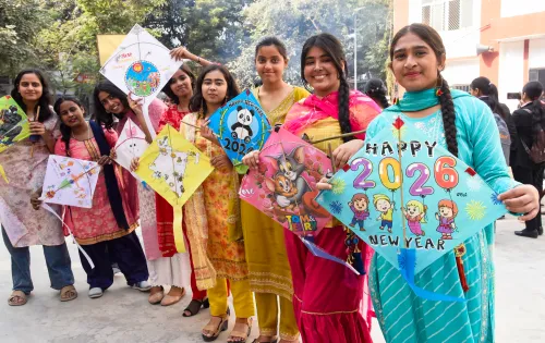 क्या अदाणी इलेक्ट्रिसिटी ने पतंग उड़ाने वालों से अपील की है?
