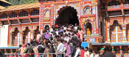 बद्रीनाथ धाम में 18.67 लाख श्रद्धालुओं ने किए दर्शन, 2023 का रिकॉर्ड टूटा; 20 लाख का लक्ष्य करीब