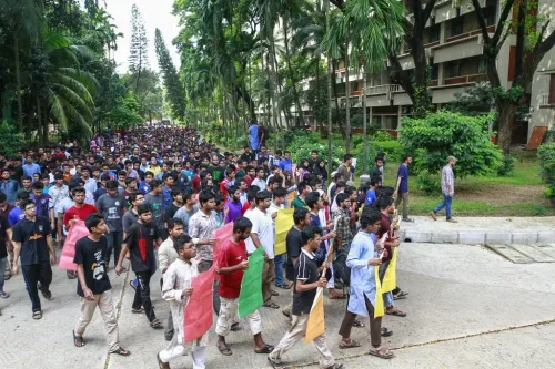 ढाका विश्वविद्यालय में फुटबॉल वर्ल्ड कप देखने गई छात्राओं से बदसलूकी के आरोप, शिबिर पर उठे सवाल