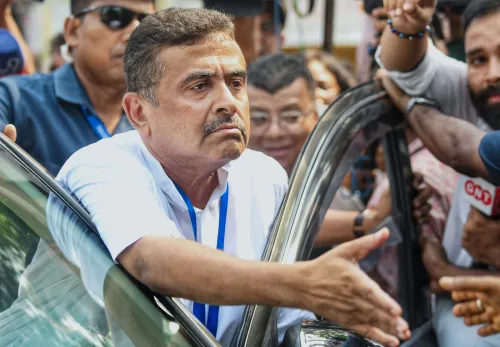 पश्चिम बंगाल चुनाव 2026: शुरुआती रुझानों में भाजपा 63 सीटों पर आगे, भवानीपुर में अधिकारी ने ममता को पछाड़ा