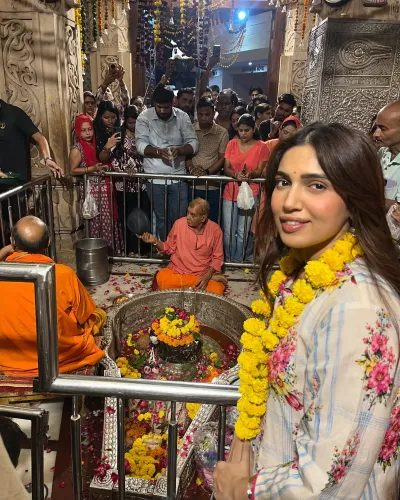 भूमि पेडनेकर ने ग्वालियर के अचलेश्वर महादेव मंदिर में की पूजा, 750 साल पुराने शिवलिंग की कथा साझा की