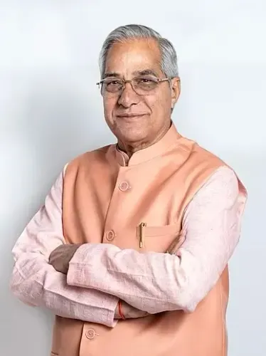 लहर सिंह सिरोया ने पवन खेड़ा पर कांग्रेस को घेरा, पूछा- गांधी परिवार में क्यों नहीं मिली शरण?